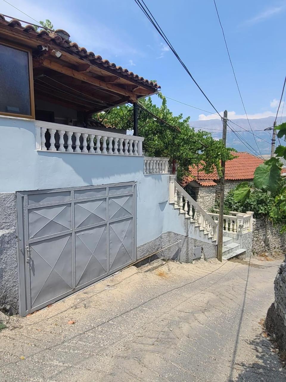 Bertis Guest House Gjirokastër Exteriér fotografie